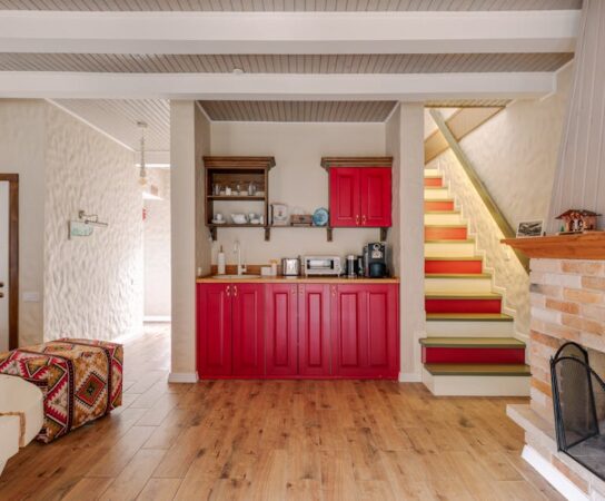 Mini spiżarnia we wnęce 90 cm - projekt, systemy cargo, wentylacja i kosztorys