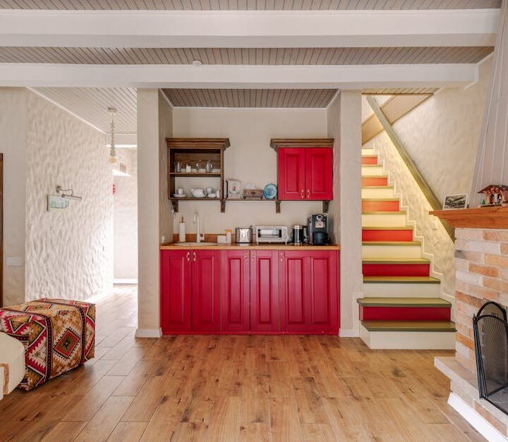 Mini spiżarnia we wnęce 90 cm - projekt, systemy cargo, wentylacja i kosztorys