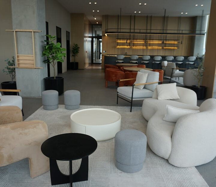 Oświetlenie szynowe w mieszkaniu: plan, montaż, błędy i realne koszty 2025