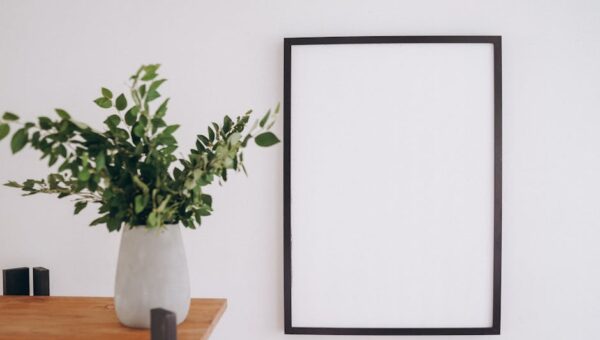 Ściana z lameli drewnianych w mieszkaniu: projekt, montaż krok po kroku i realne koszty 2025