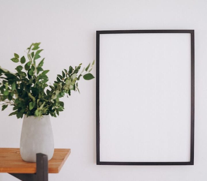 Ściana z lameli drewnianych w mieszkaniu: projekt, montaż krok po kroku i realne koszty 2025