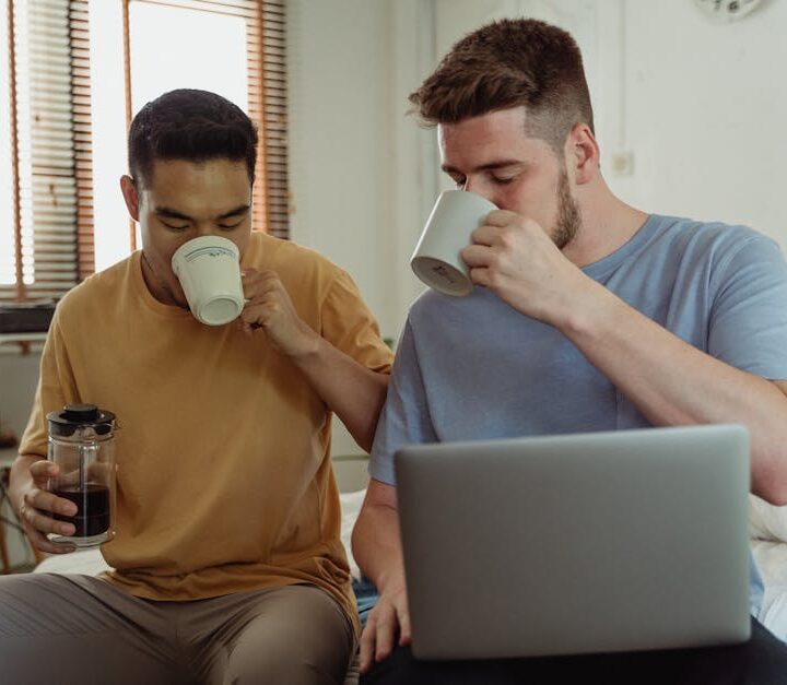 Plisy okienne w mieszkaniu: pomiar, montaż bezinwazyjny i realne koszty 2025