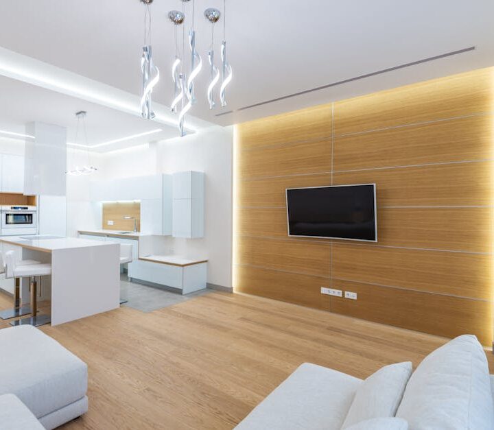 Oświetlenie LED podszafkowe w kuchni: profile, taśmy, zasilacze, montaż i realne koszty 2025