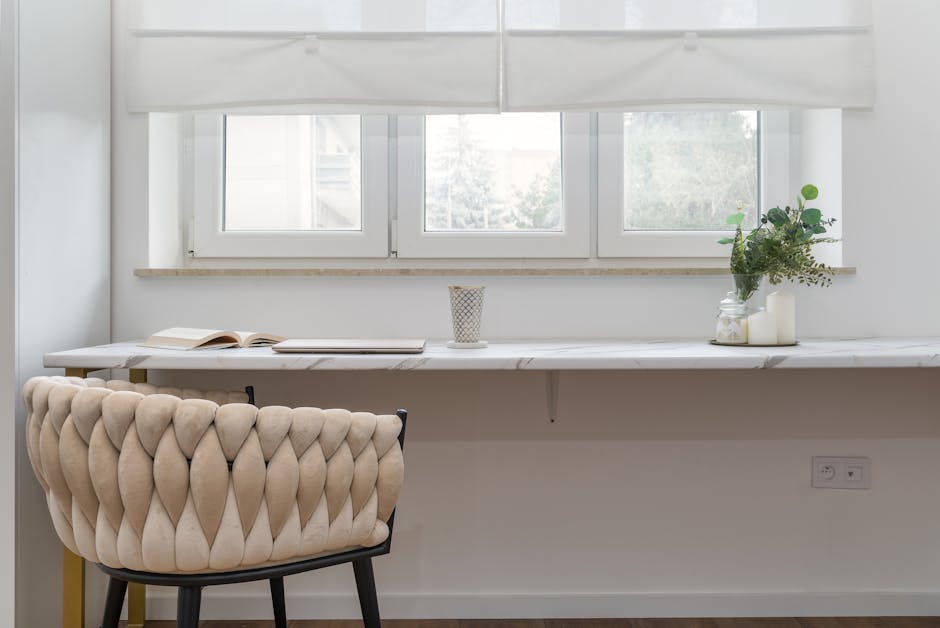 Biurko na parapecie w mieszkaniu: pomiary, wsporniki, montaż i realne koszty 2025