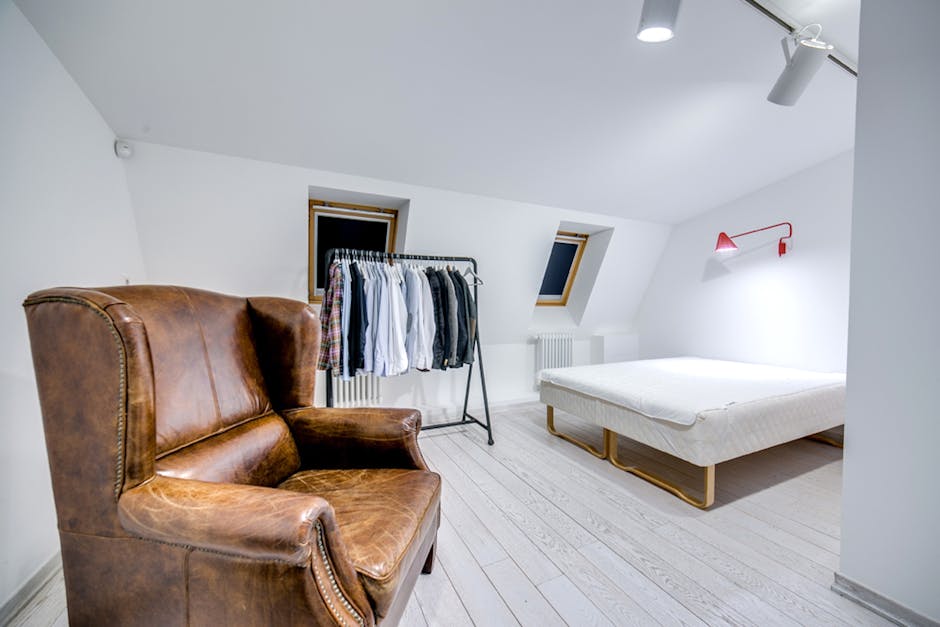 Szafa w skosie na poddaszu: pomiar, systemy, montaż i realne koszty 2025